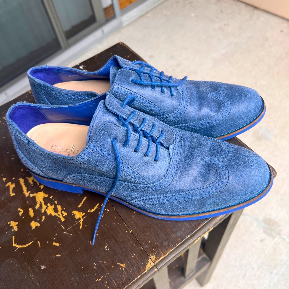 Great condition stunning blue Cole Haan shoes. worn twice.